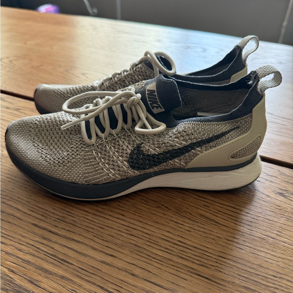 Nike Womens Tan FLYNIT